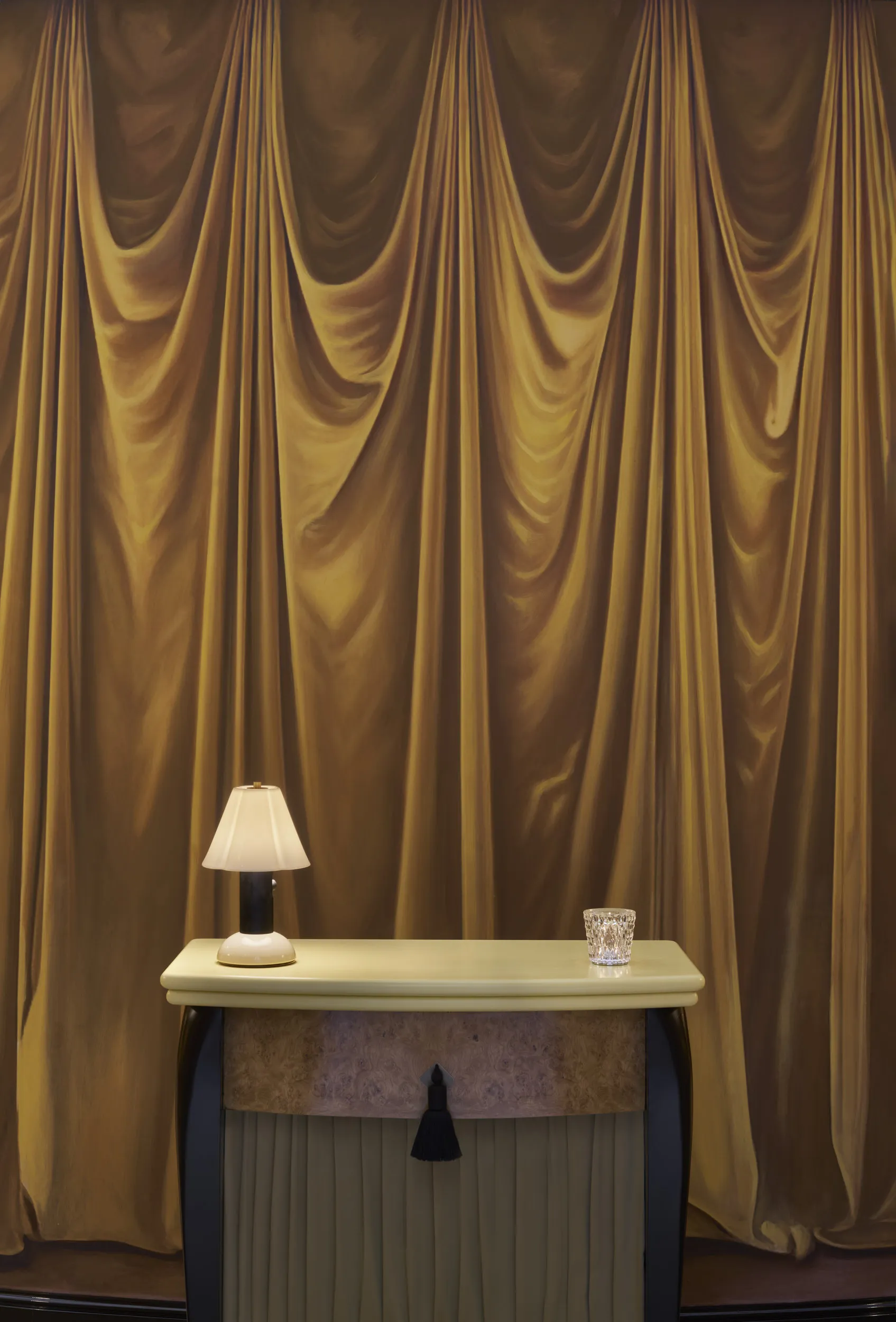 Palomino lounge screen